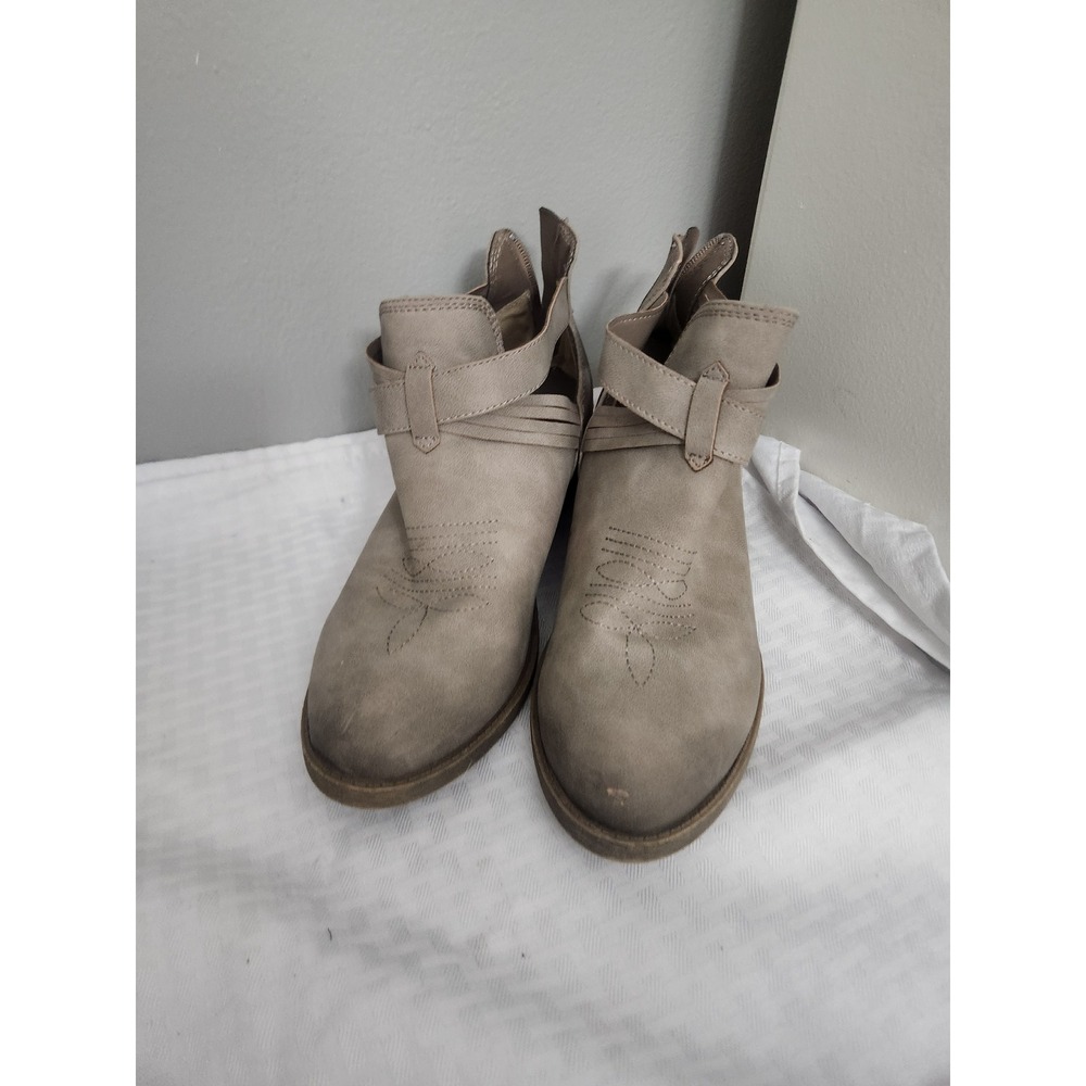 Jellypop Mackay Taupe Gray Western Cut Out Ankle Boots Size 9M